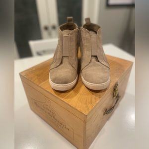 a new day. Suede ankle boots, Women’s Size 9